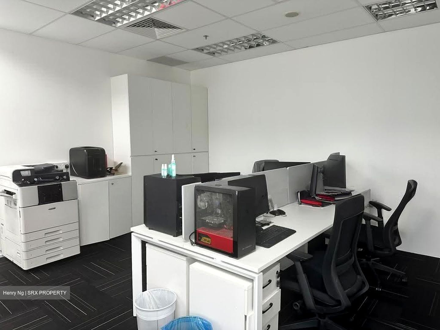 Zhongshan Mall (D12), Office #635435111